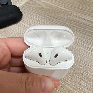Apple AirPods